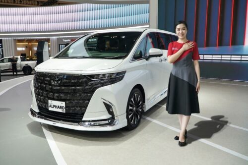 Mau Kredit Toyota Alphard 2023, Cicilan Bulanan Seharga Yamaha Aerox
