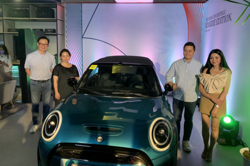 Here are the Mini Convertible Seaside Edition's notable features