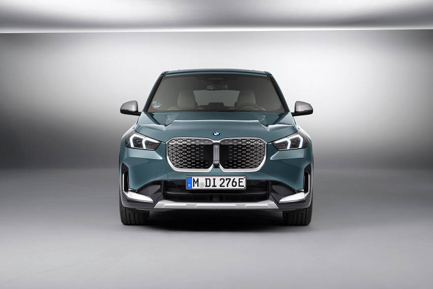 all new iX1 1