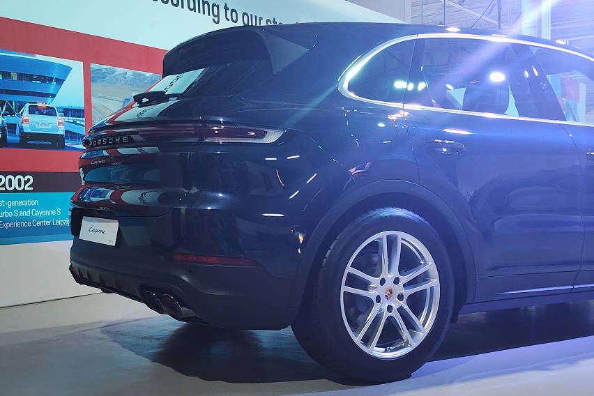 Porsche Cayenne Ruben Manahan IV 3