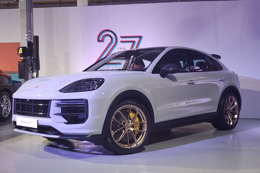 Porsche Cayenne Ruben Manahan IV