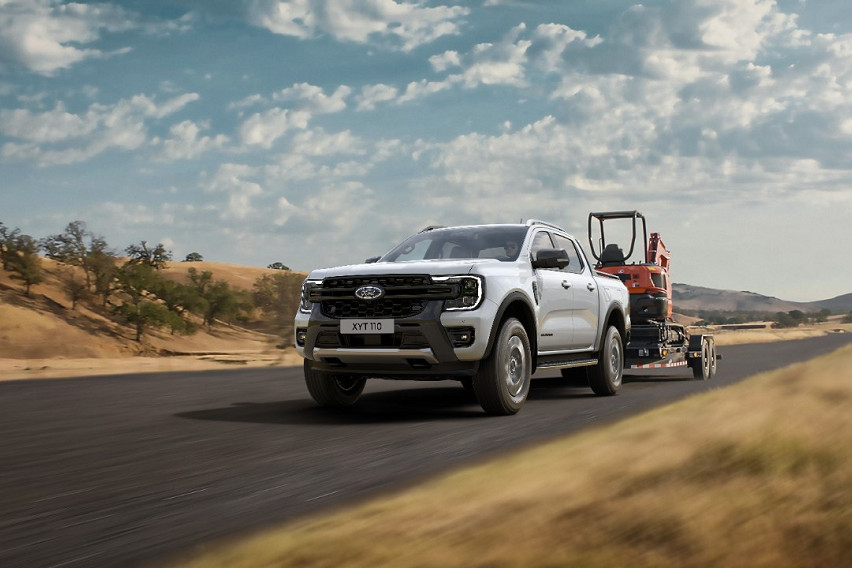 Ford unveils first-ever hybrid Ranger Ford unveils first-ever hybrid Ranger