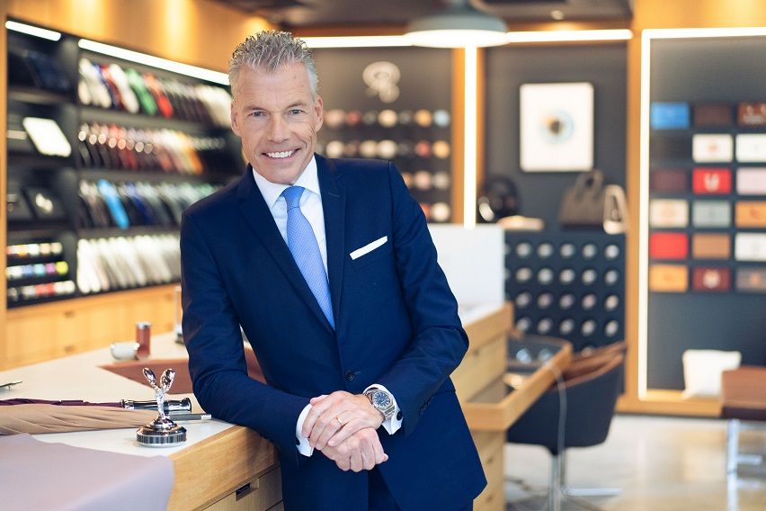 Müller-Ötvös to retire from Rolls-Royce Motor Cars in Nov. Müller-Ötvös to retire from Rolls-Royce Motor Cars in Nov.