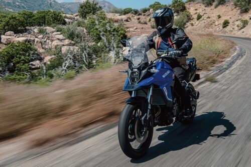 Suzuki unveils road-oriented V-Strom 800 Suzuki unveils road-oriented V-Strom 800