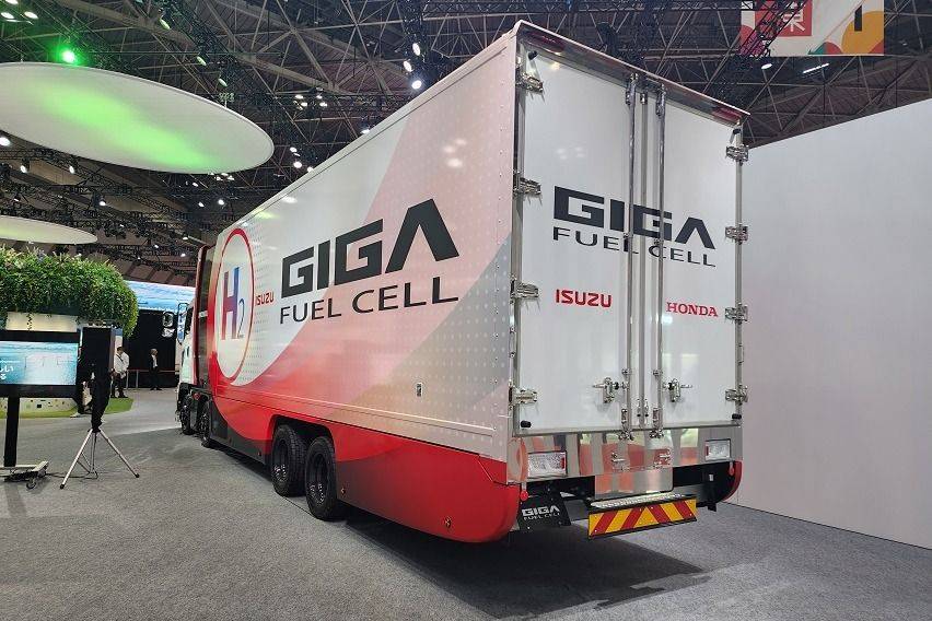 Isuzu Giga Fuel Cell