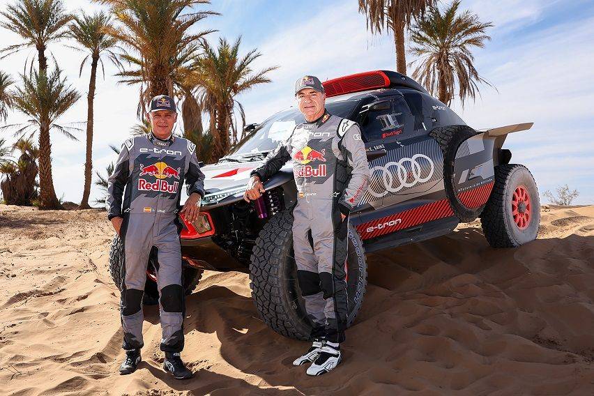 Audi RS Q e-tron with Lucas Cruz, Carlos Sainz