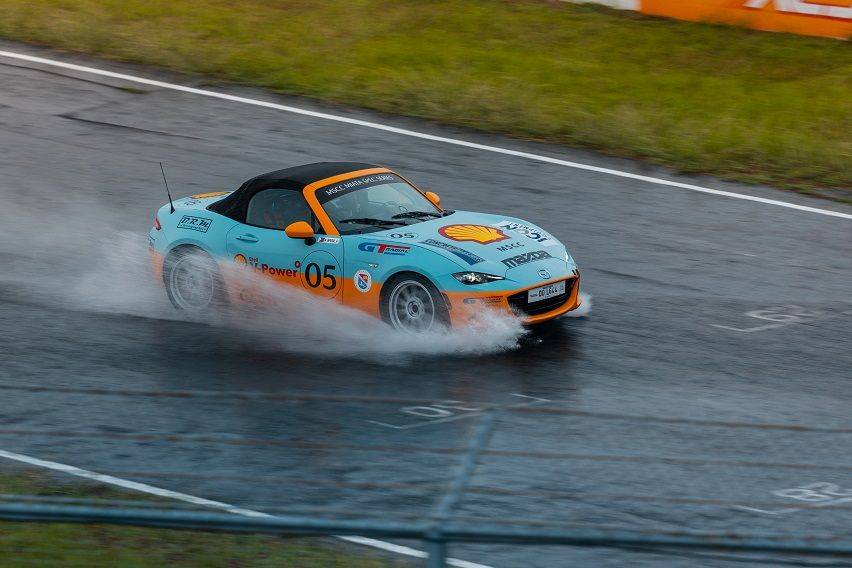 Mazda MX-5 race cars