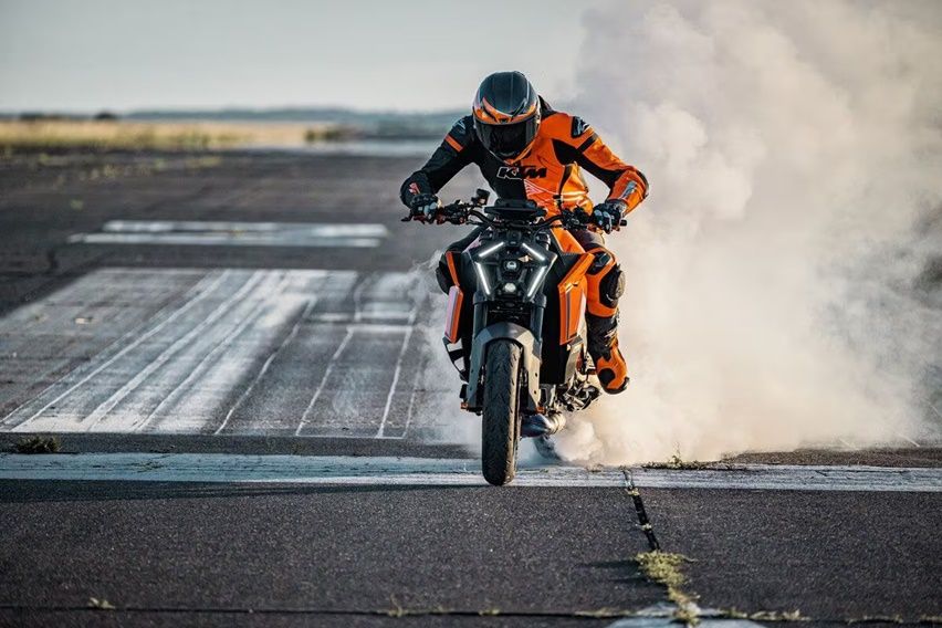 Tawarkan Spek Ganas, KTM 1390 Super Duke R Evo Masuk Kategori Hyper Naked Bike Tawarkan Spek Ganas, KTM 1390 Super Duke R Evo Masuk Kategori Hyper Naked Bike