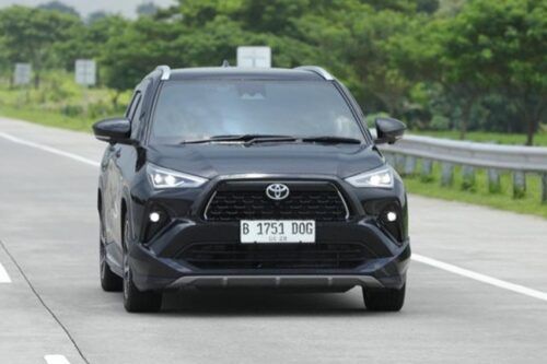 Seberapa Irit Konsumsi BBM Toyota Yaris Cross Hybrid saat ke Luar Kota?