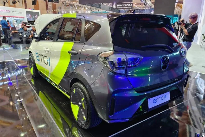 Belakang Daihatsu Sirion EV