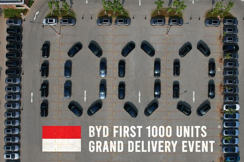 BYD Serahkan 1.000 Unit Pesanan Konsumen BYD handover