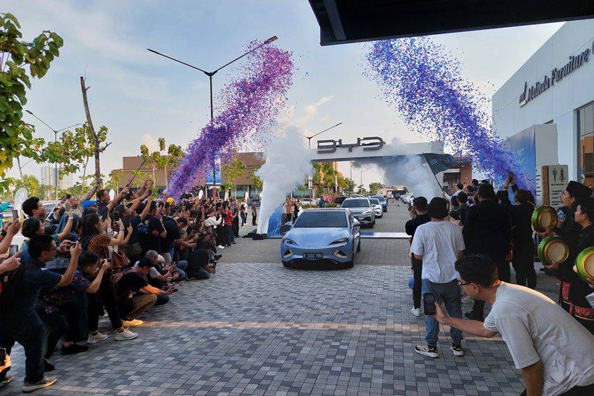 BYD handover