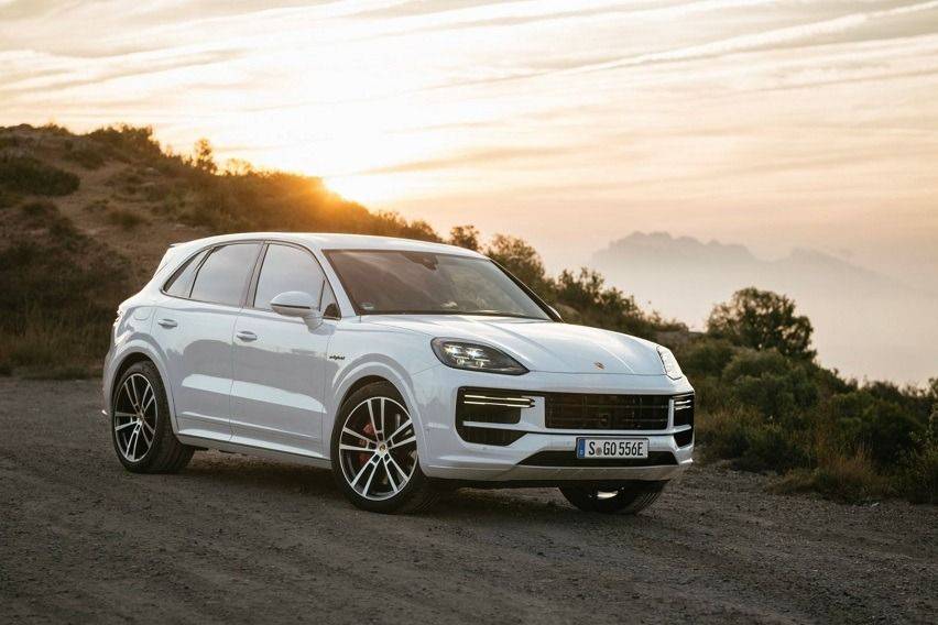 Porsche plans a trio of powertrains for the Cayenne