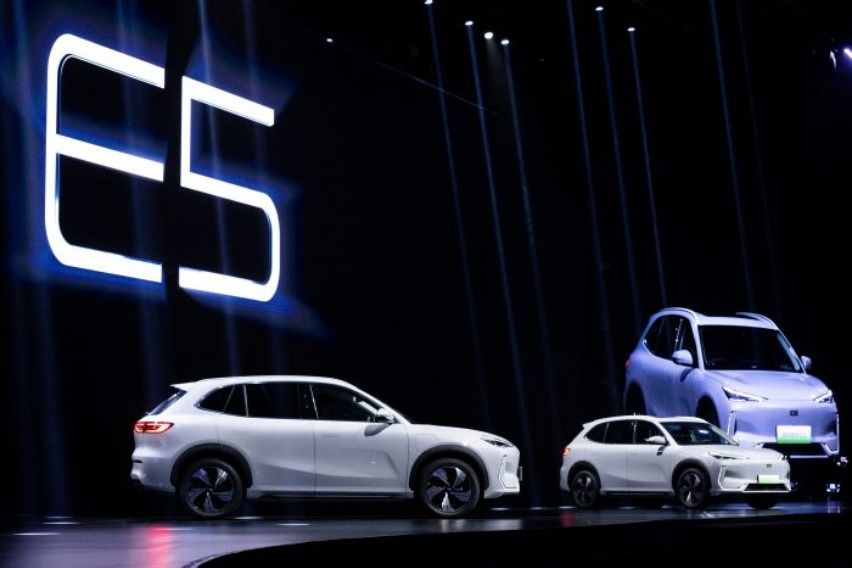 Geely E5 compact SUV presented in China Geely E5 compact SUV presented in China