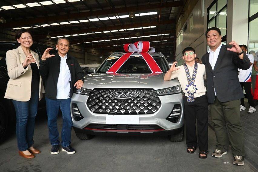 Chery Auto PH hands over Yulo a Tiggo 7 Pro 