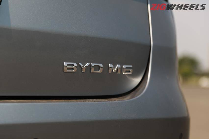 BYD M6