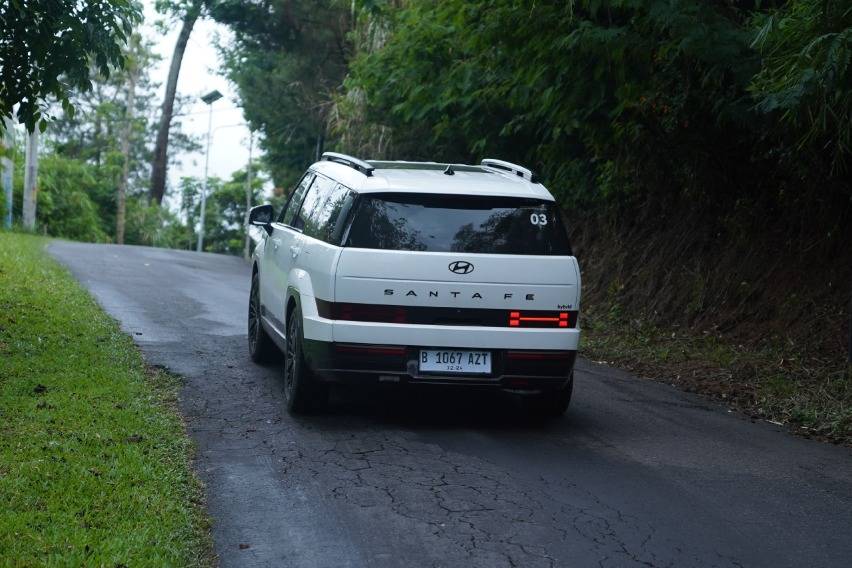 Hyundai Santa Fe Hybrid