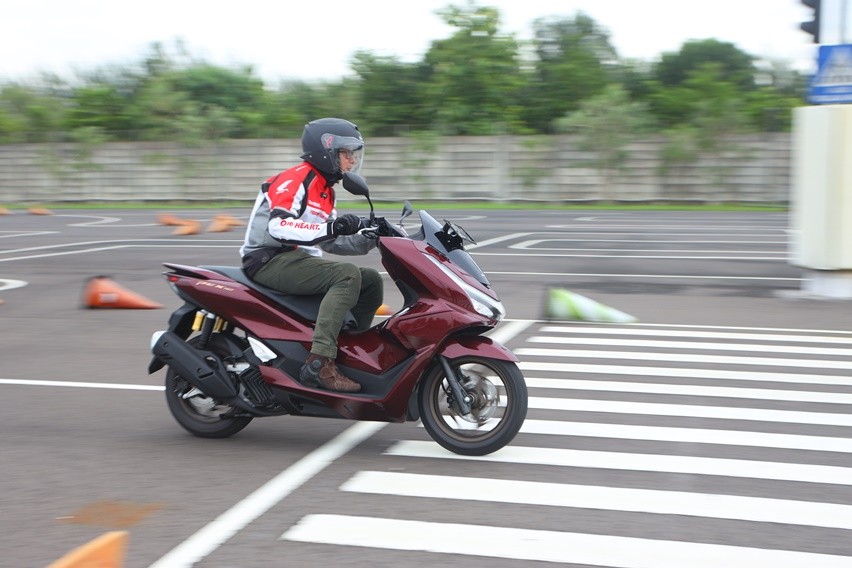 First Ride New Honda PCX160: Penyempurnaan yang Menggoda First Ride New Honda PCX160: Penyempurnaan yang Menggoda