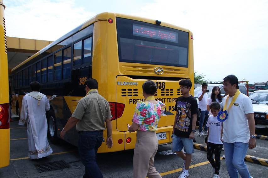 Higer Bus on new Guiguinto-Trinoma P2P bus route