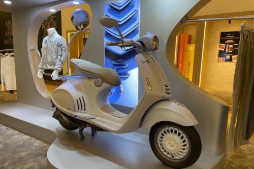 Vespa 946 Snake Capsule Hadir di Pop-Up Store Eksklusif Jakarta Vespa 946 Snake Capsule Hadir di Pop-Up Store Eksklusif Jakarta