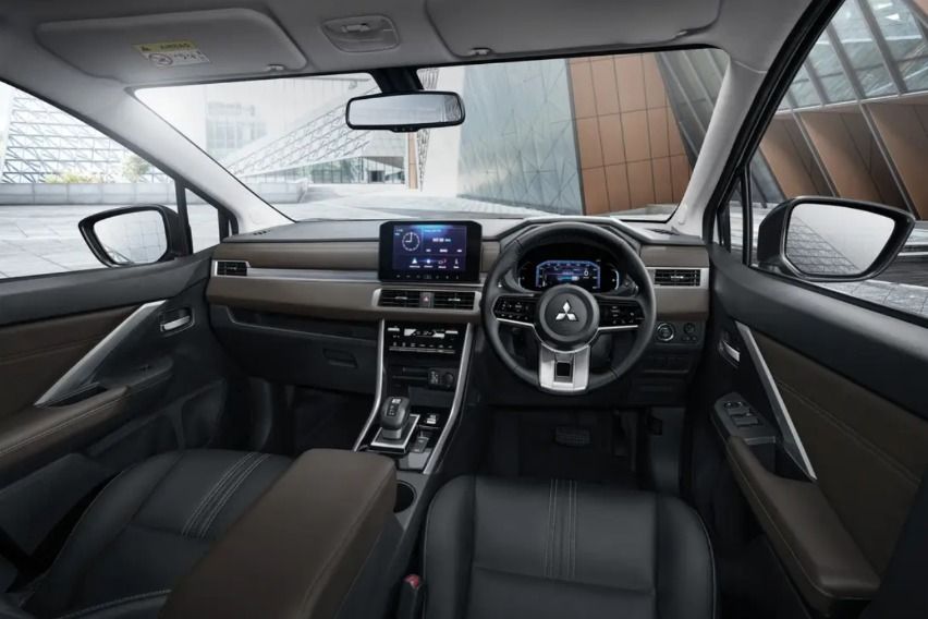 Interior Mitsubishi Xpander Hybrid  2026