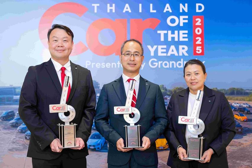 Nissan Executives received the Car of The Year Awards