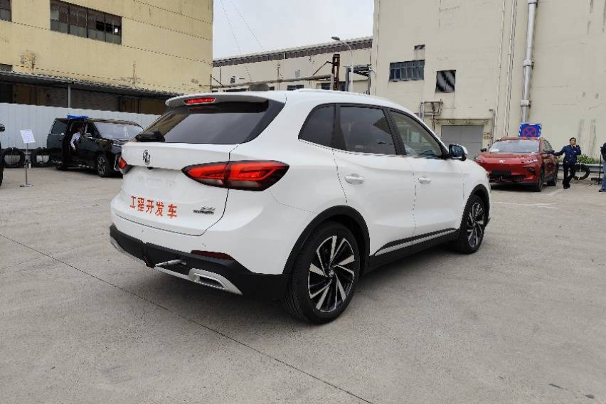MG ZS HEV