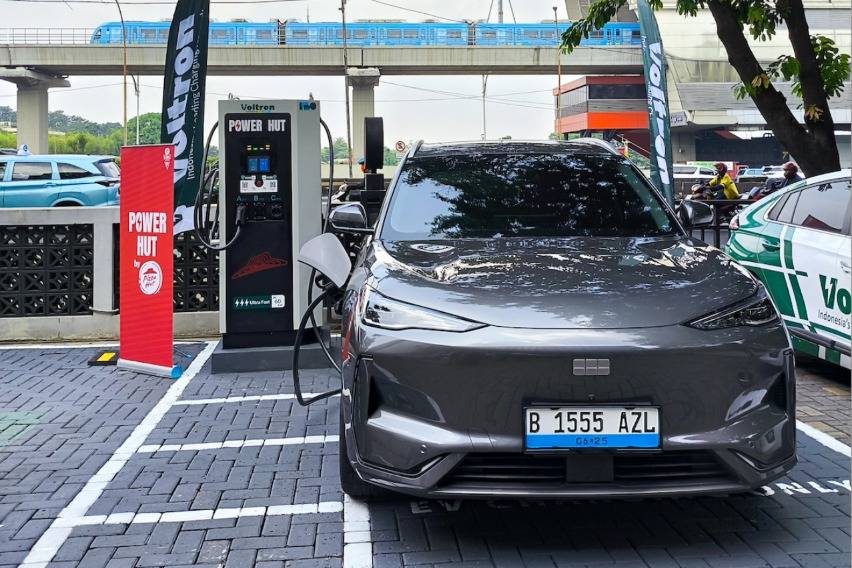 Geely Indonesia dan Voltron Bersinergi Hadirkan Jaringan Charging Station untuk Kendaraan Listrik