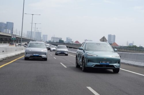 Test Drive Geely EX5: SUV Listrik Baru Banyak Daya Pikat Test Drive Geely EX5: SUV Listrik Baru Banyak Daya Pikat