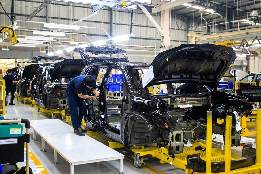 pabrik otomotif indonesia