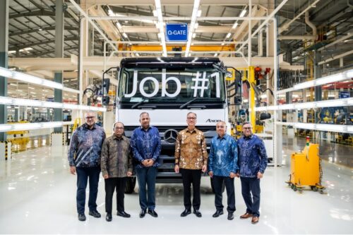 Daimler Truck Resmikan Pabrik Baru di Cikarang, Siap Produksi 5.000 Unit per Tahun Daimler Truck Resmikan Pabrik Baru di Cikarang, Siap Produksi 5.000 Unit per Tahun