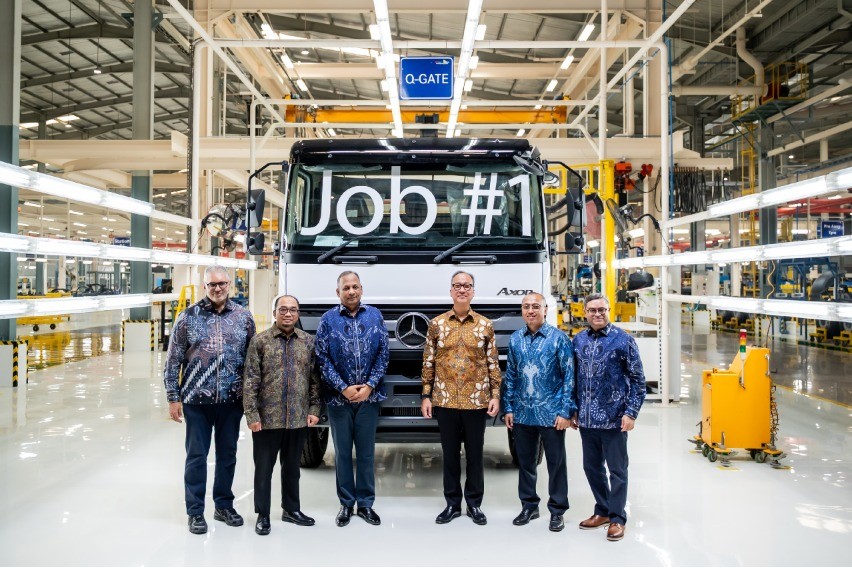 Daimler Truck Resmikan Pabrik Baru di Cikarang, Siap Produksi 5.000 Unit per Tahun Pabrik truk Daimler
