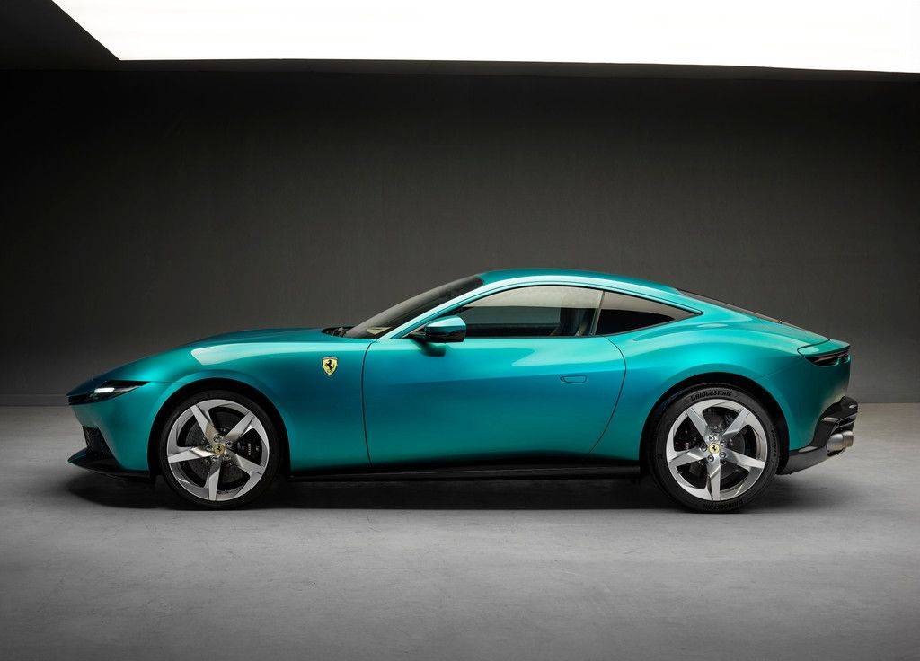 desain samping Ferrari Amalfi