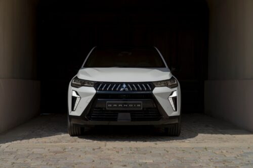 Mitsubishi Grandis Lahir Kembali Berbentuk SUV Hybrid dengan Fitur ADAS Mitsubishi Grandis Lahir Kembali Berbentuk SUV Hybrid dengan Fitur ADAS