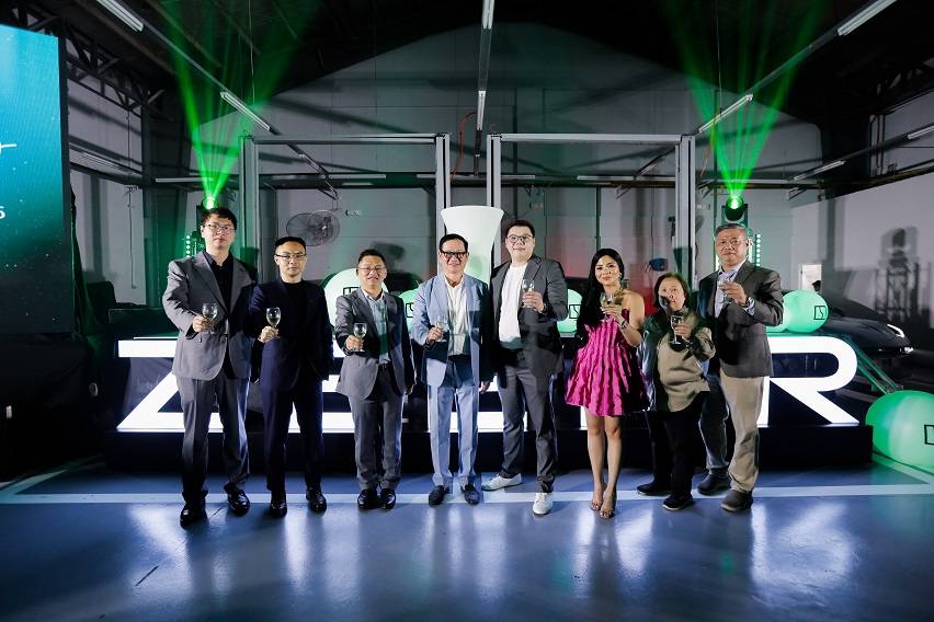 Mr. Victor Shu, Mr. Jeff Cao, Mr. Jinjun Tian, Mr. Willy Tee Ten, Wayne Tee Ten, Owee Cruz, Christine Chua, Gemini Co