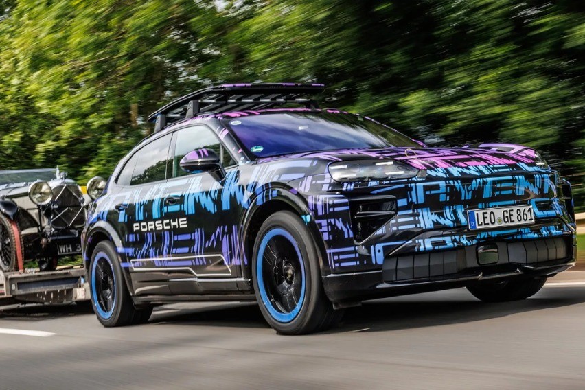 Cayenne Electric Pecahkan Rekor di Shelsley Walsh, Porsche Panaskan Goodwood 2025 Jelang Debut Global