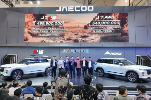 Banderol J7 AWD dan J7 SHS Diumumkan di GIIAS 2025, Sangat Murah dan Kompetitif 