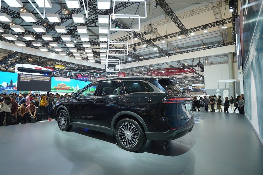Chery TIGGO 9 CSH at GIIAS 2025
