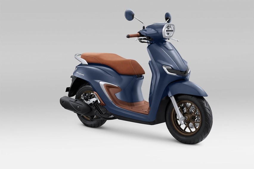 New Honda Stylo 160 Tampil Lebih Mewah dengan Warna Royal Matte Blue