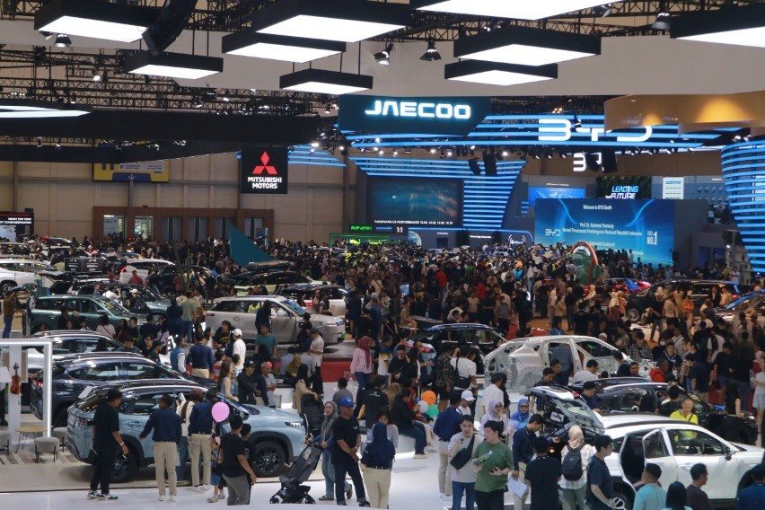 prospesk penjualan mobil akhir 2025