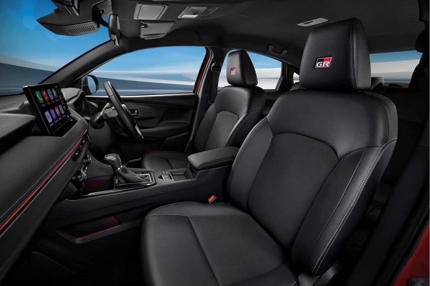 Toyota Yaris Ativ GR-Sport (1)