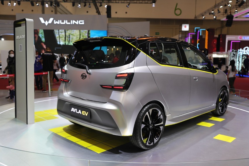 Daihatsu Ayla EV GIIAS 2022