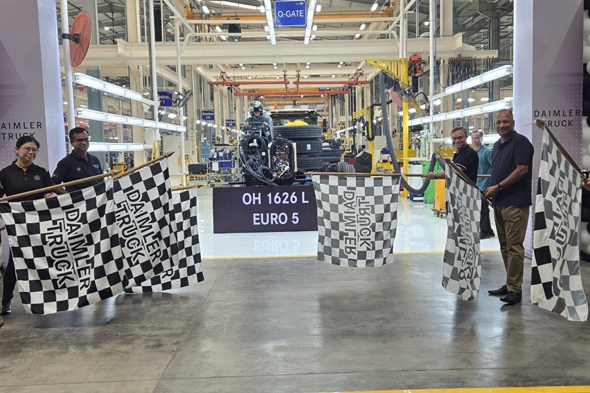 Ekspor Daimler Sasis OH 1626L