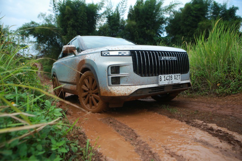 First Drive Jaecoo J7 AWD di Medan Offroad: Tangguh Tanpa Modifikasi First Drive Jaecoo J7 AWD di Medan Offroad: Tangguh Tanpa Modifikasi