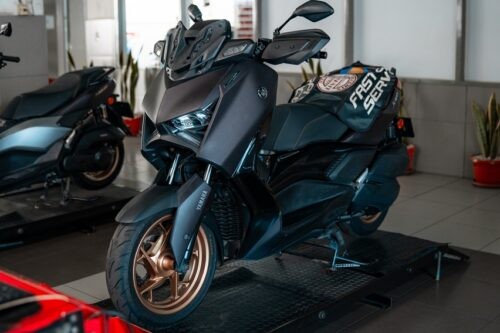 Aksesori Resmi Yamaha Maxi, Plug & Play untuk Xmax, Nmax, dan Aerox Aksesori Resmi Yamaha Maxi, Plug & Play untuk Xmax, Nmax, dan Aerox
