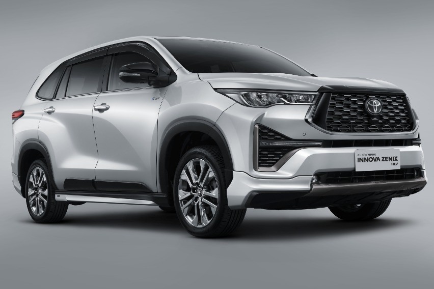 Toyota Innova Zenix Q 2025