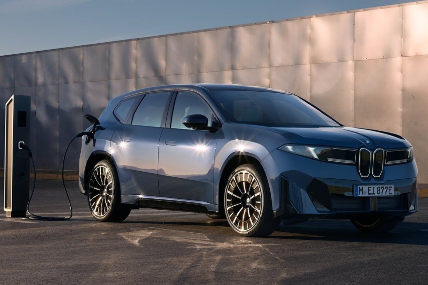 BMW iX3 50 xDrive Generasi Baru, SUV Listrik Perdana di Era Neue Klasse BMW iX3 50 xDrive Generasi Baru, SUV Listrik Perdana di Era Neue Klasse
