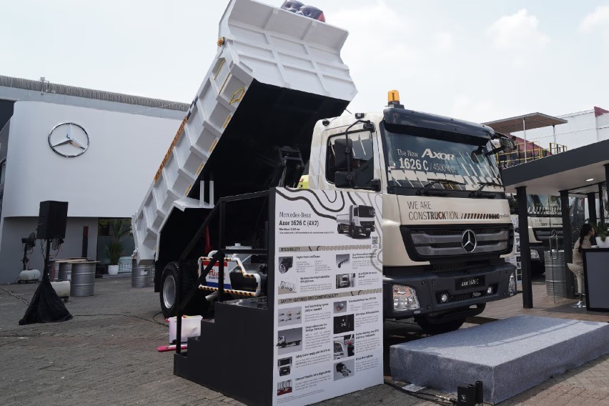 Tambah Varian, DCVI Luncurkan Mercedes-Benz Axor 1626 C di Construction Indonesia 2025