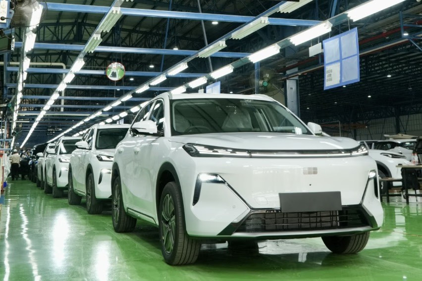 Geely Rakit Lokal di Handal Motor Purwakarta, Starray EM-i Jadi Andalan Perdana