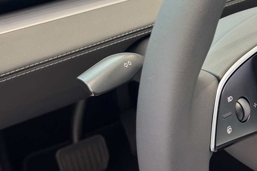 tesla model 3 turn signal stalk